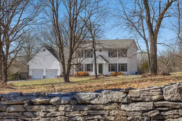 827 Gastineau Lane, Versailles, KY 40383