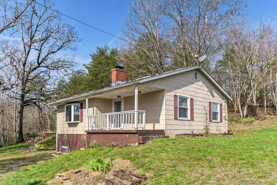 2828 Kentucky 2750, Crab Orchard, KY 40419