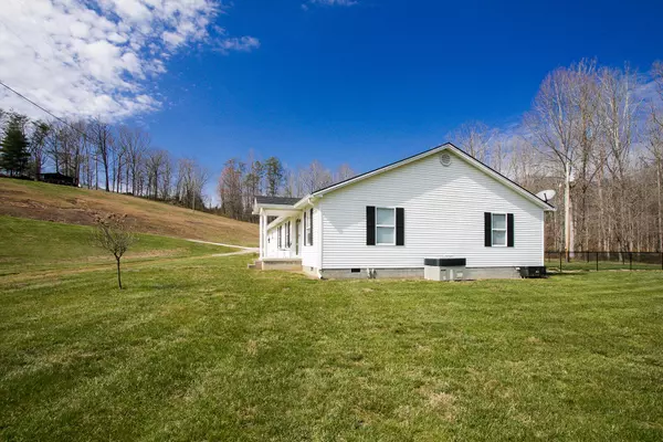 Stanton, KY 40380,2401 Paint Creek Road