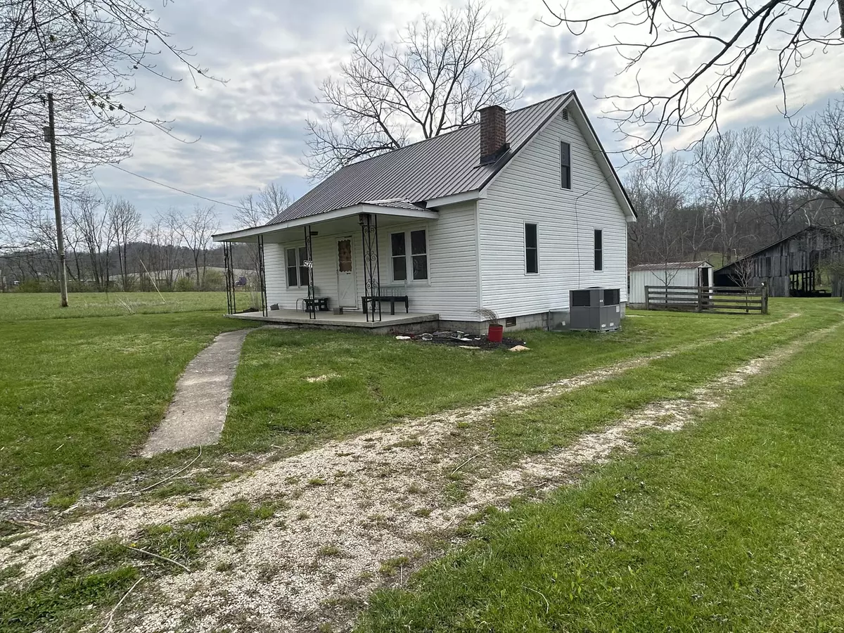 Stanton, KY 40380,527 Furnace Road