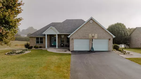 Jamestown, KY 42629,579 Lily Creek Resort Road