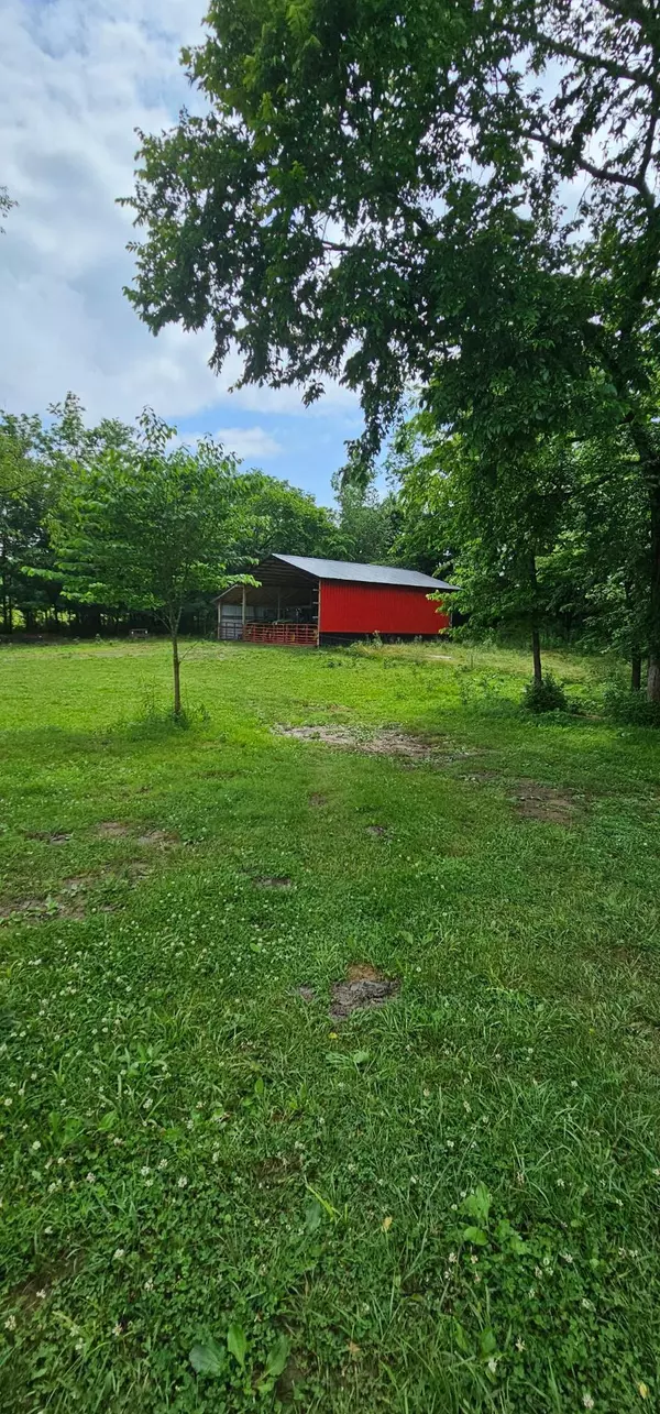 942 North Commonwealth  Lane, Cynthiana, KY 41031