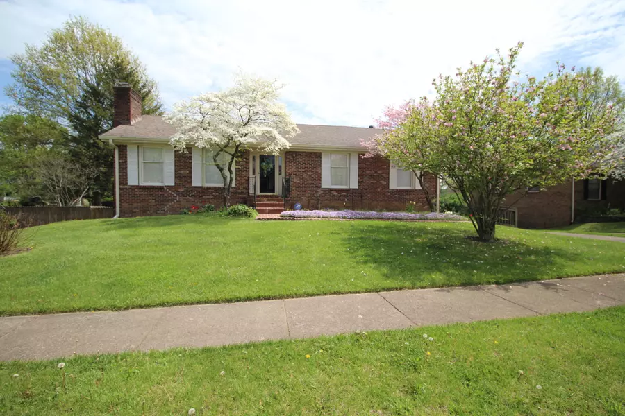 3273 Yellowstone Parkway, Lexington, KY 40517