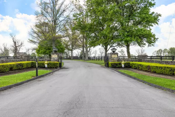 567 Hume Bedford Road, Paris, KY 40361