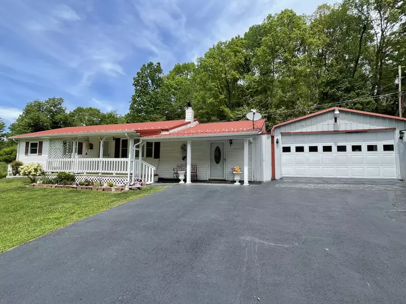 4478 Mt Zion Road, East Bernstadt, KY 40729