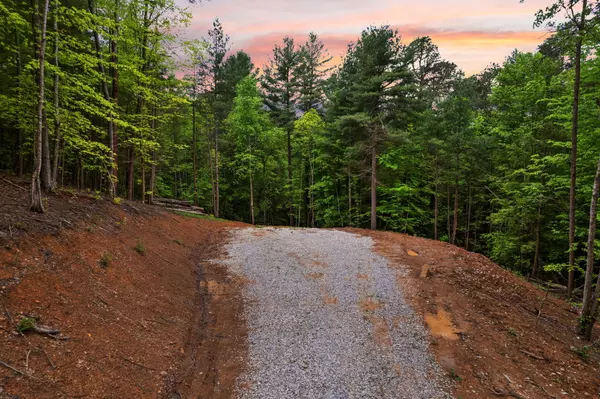 Campton, KY 41301,4 Firefly Lane