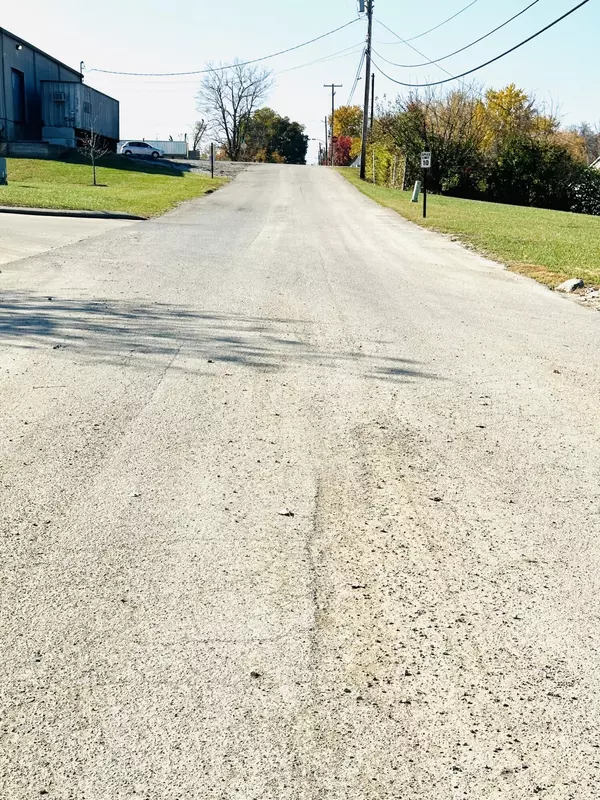 Lawrenceburg, KY 40342,1 East Court Street