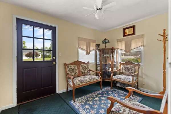 Stanton, KY 40380,527 N Main Street