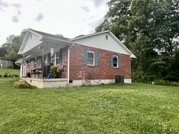 Beattyville, KY 41311,412 Bear Track Road Road