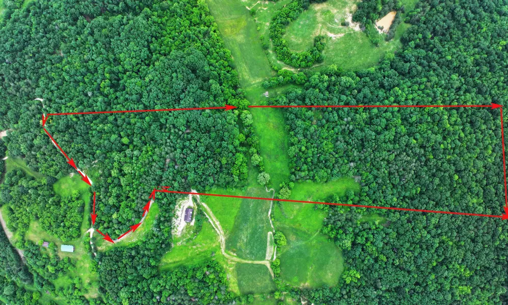 9999 Zion Mountain Road, Irvine, KY 40336