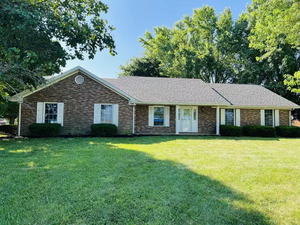 32 Farmington Square, Monticello, KY 42633