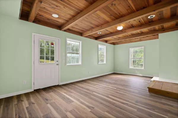 Junction City, KY 40440,9555 Forkland Road