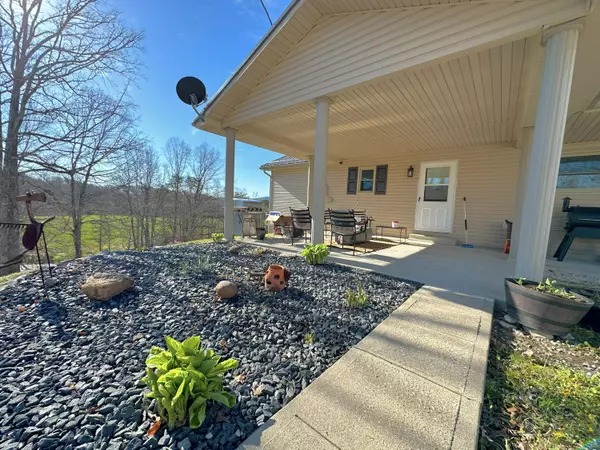 Stanton, KY 40380,160 Pine View Heights