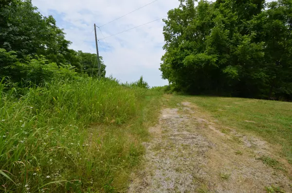 1983 New Dixville Road, Harrodsburg, KY 40330