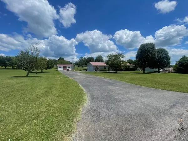 Bronston, KY 42518,360 Gibson Lane