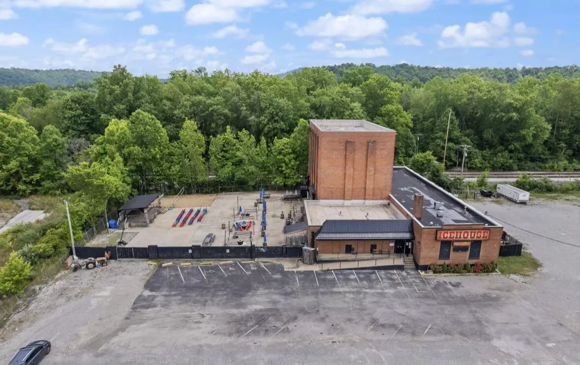 Corbin, KY 40701,899 KY-26