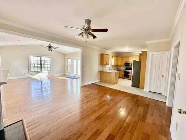 Versailles, KY 40383,122 Locust Grove Lane