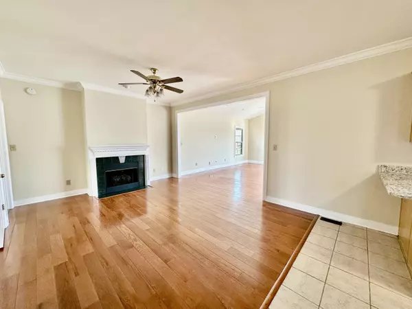 Versailles, KY 40383,122 Locust Grove Lane