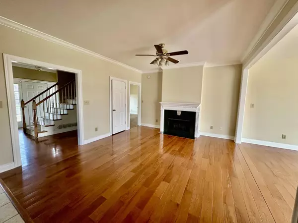 Versailles, KY 40383,122 Locust Grove Lane