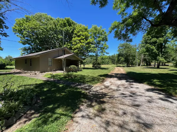 6640 Dry Creek Road, Elk Horn, KY 42733