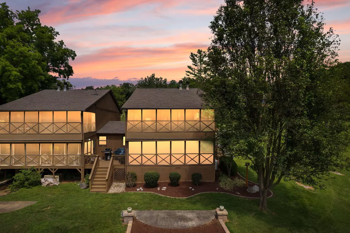 Bronston, KY 42518,37-2 Woodson Bend Resort