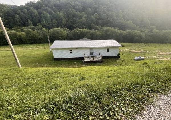 3852 Middle Fork River Road, Jackson, KY 41339