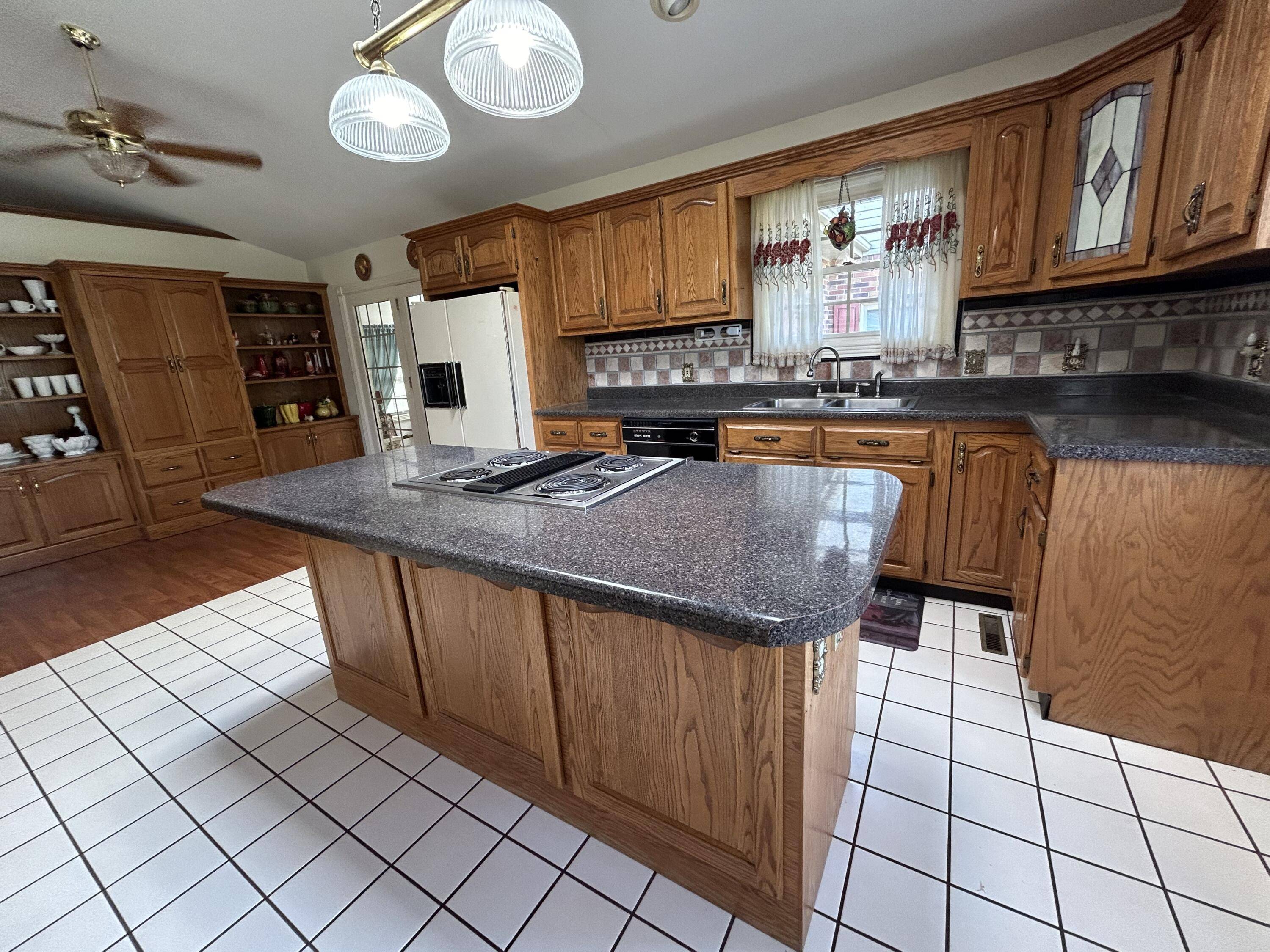 Somerset, KY 42503,39 Whitis Lane