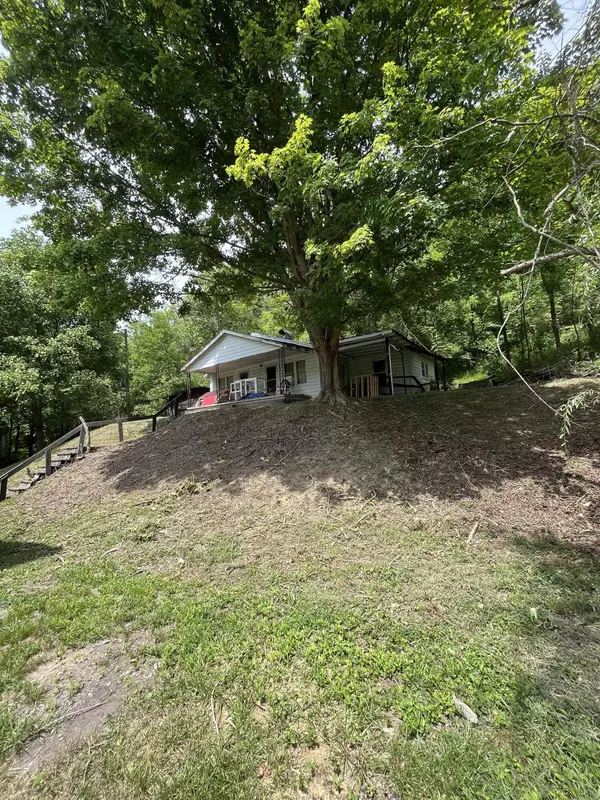 51 Houston Broughton Road, Flat Lick, KY 40935