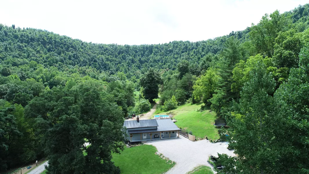 1270 Church House Hill, Irvine, KY 40336