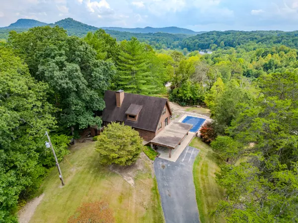 Irvine, KY 40336,110 Dry Ridge Road