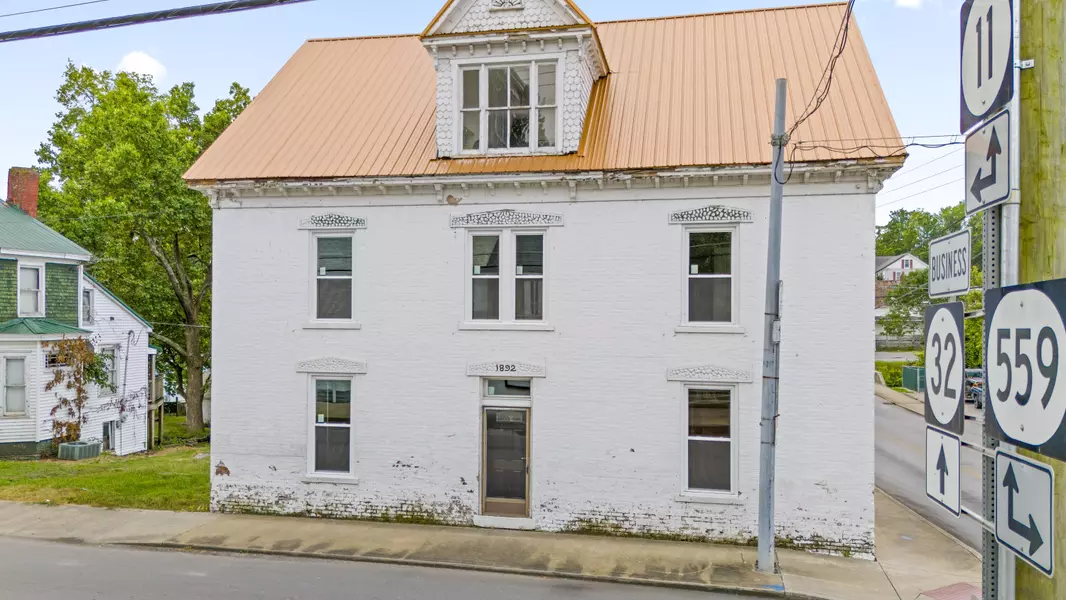 200 East Water Street, Flemingsburg, KY 41041