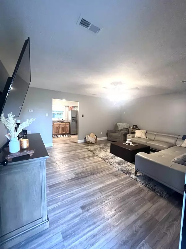 Russell Springs, KY 42642,321 Shawnee Avenue