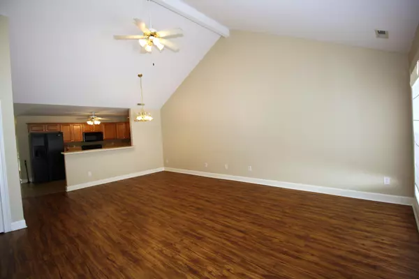 Louisville, KY 40228,8212 Delta Circle