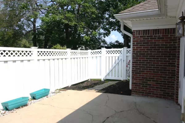 Louisville, KY 40228,8212 Delta Circle