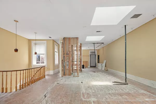 Winchester, KY 40391,27-29 S Main Street