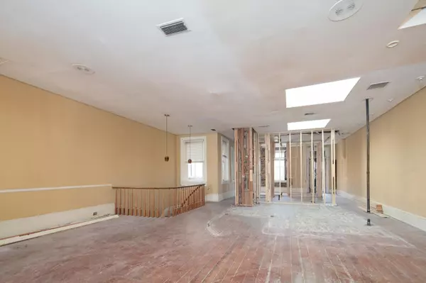 Winchester, KY 40391,27-29 S Main Street