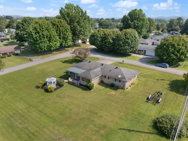 Somerset, KY 42503,203 Holly Lane