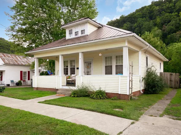 516 Riverside Drive, Prestonsburg, KY 41653