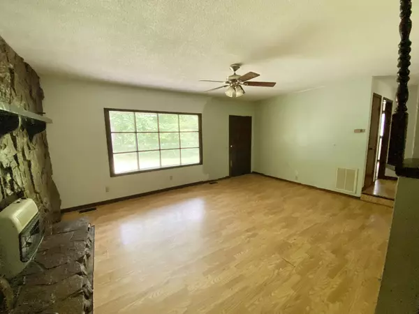 East Bernstadt, KY 40729,2253 E Hwy 30