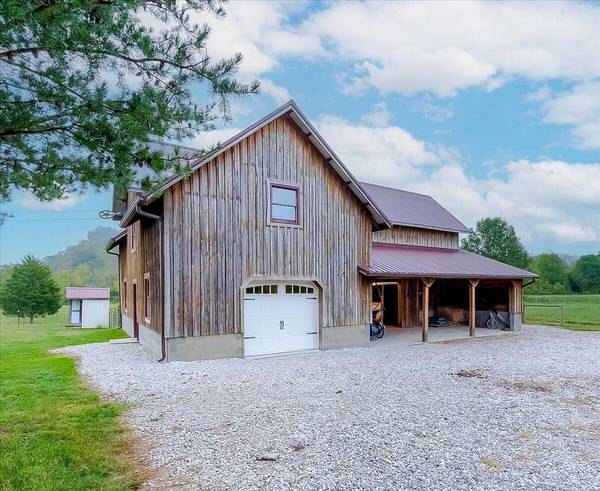 100 Deep Well Woods Road, Crab Orchard, KY 40419