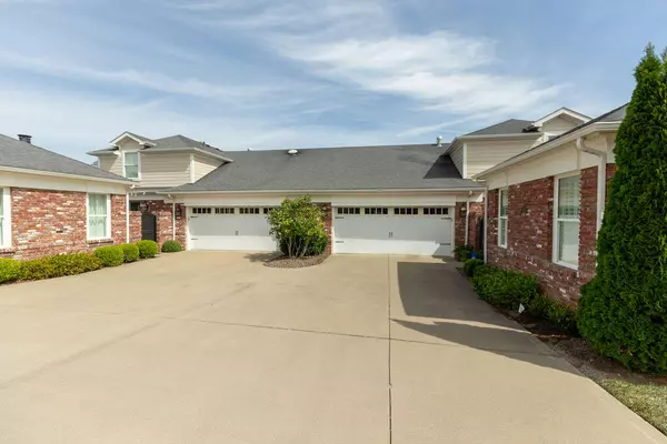 Nicholasville, KY 40356,218 Day Lily Drive