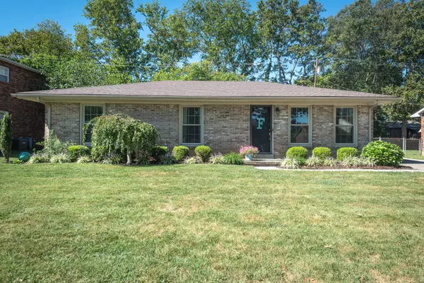 209 Paddock Drive, Versailles, KY 40383