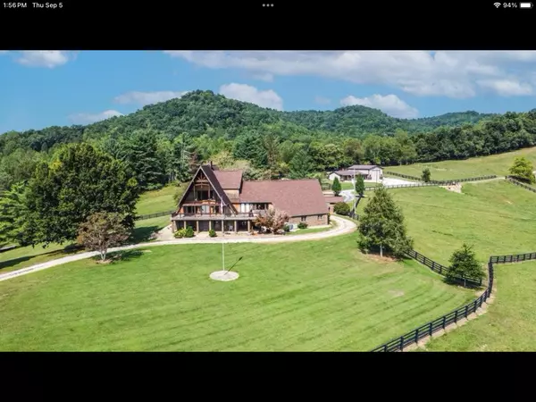 92 Angus Hill, Vanceburg, KY 41179