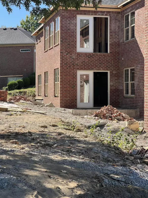 Frankfort, KY 40601,1105 Leawood Drive
