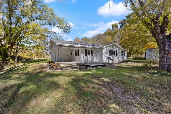 Gravel Switch, KY 40328,30 Elk Cave Road