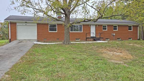 25 Dean Hundley Road, East Bernstadt, KY 40729