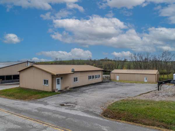 353 Helena Road, Flemingsburg, KY 41041