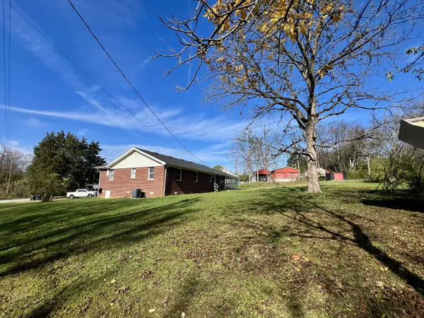 Mt Vernon, KY 40456,24 Old Somerset Road