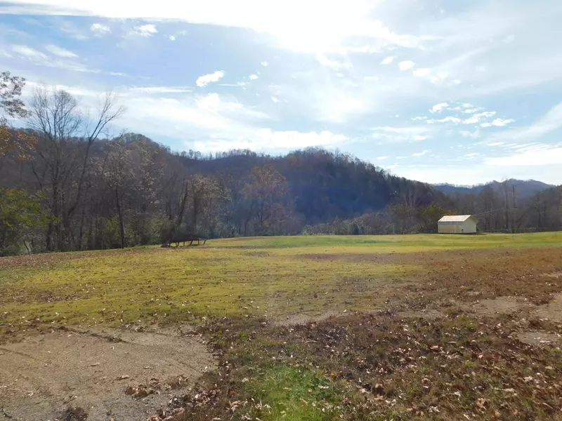 1766 HWY 522, Baxter, KY 40806