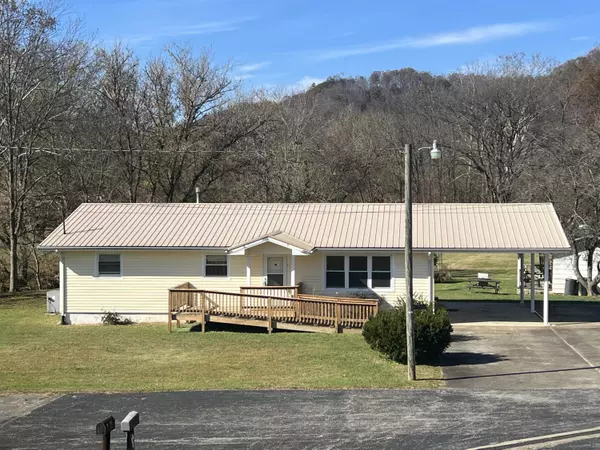 22 West Clark Drive, Prestonsburg, KY 41653